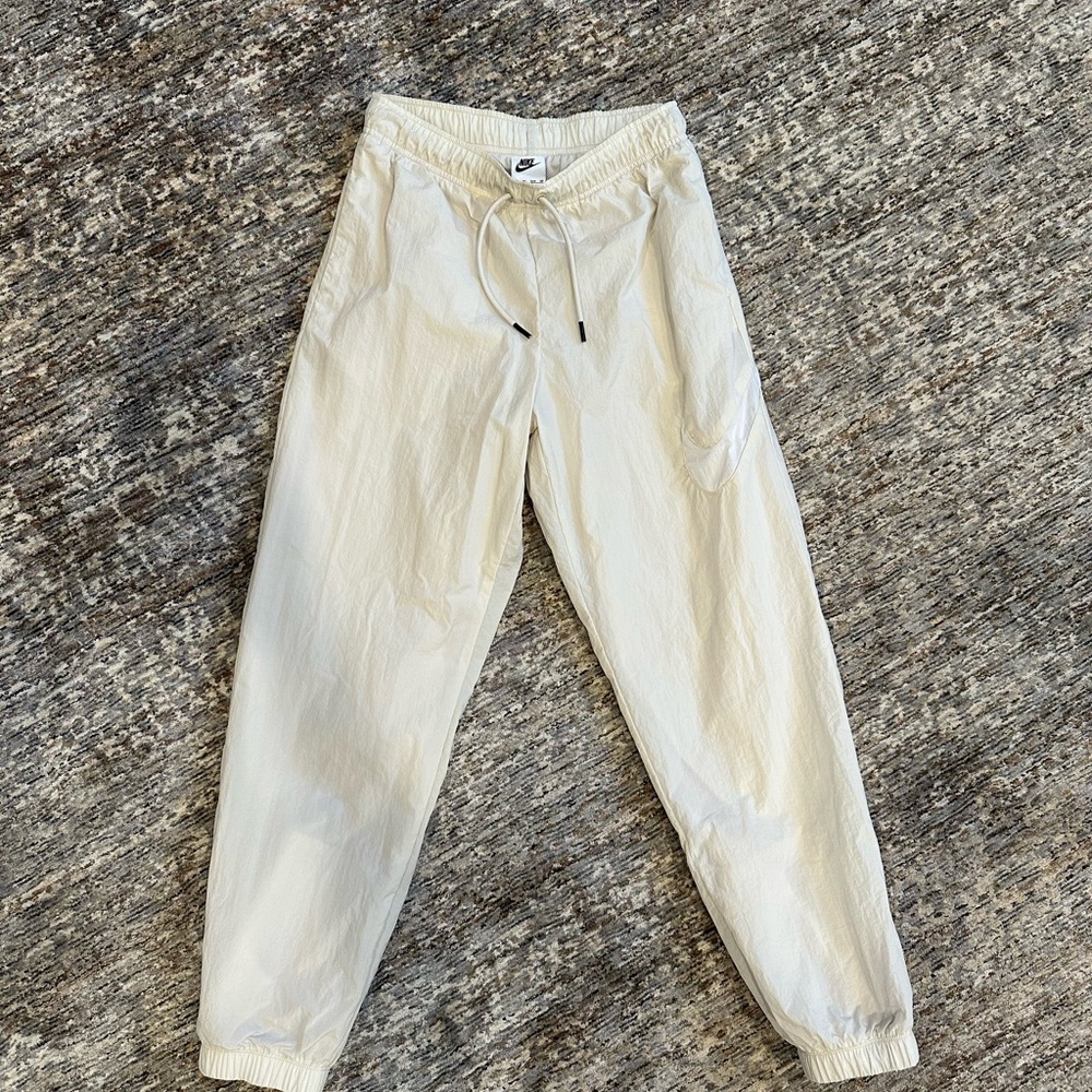 Nike Women’s Cream Wind Pants Size XS
